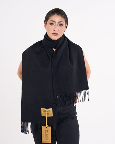 The Best Scarves for Christmas 2025: Wool, Cashmere & Designer Picks