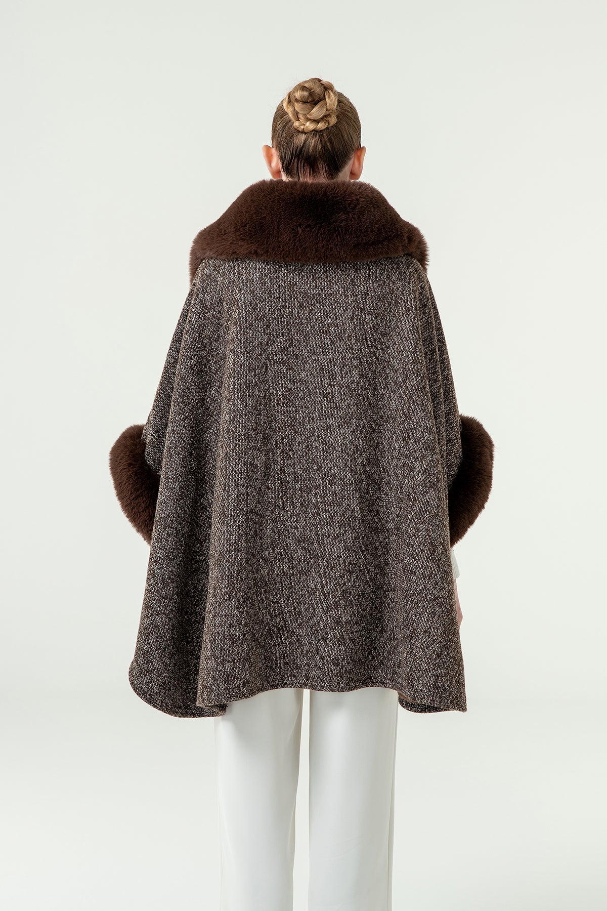 Women's Cape Exclusive Design - Brown