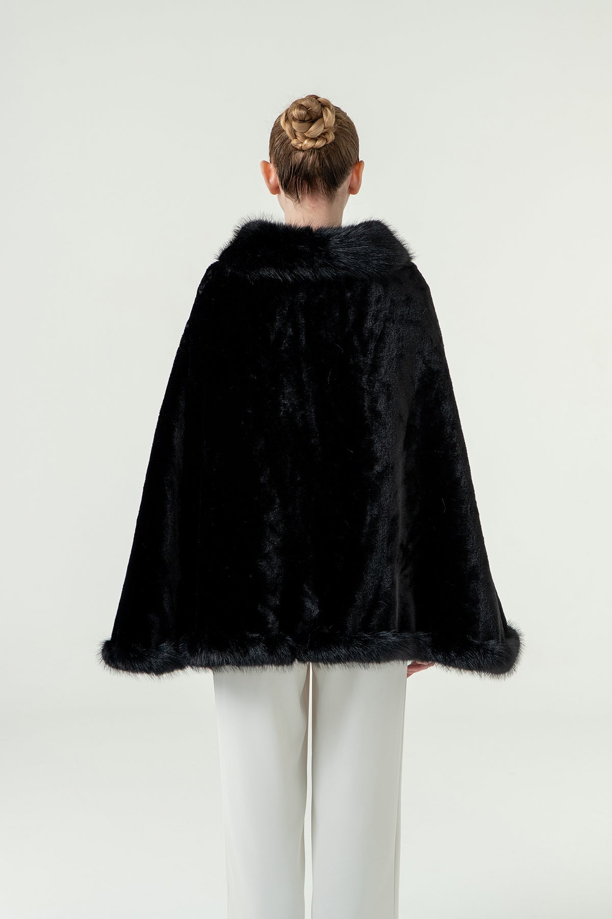 Women's Cape Exclusive Design - Black