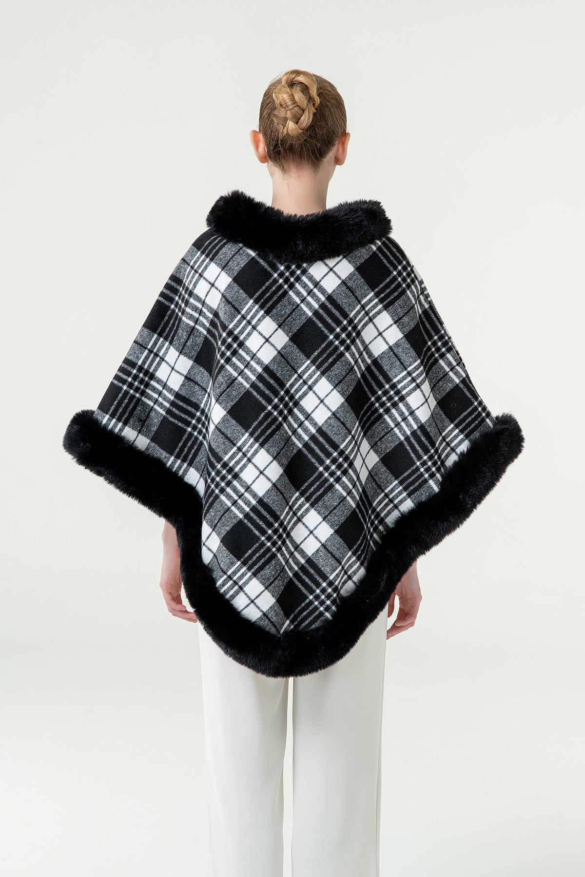 Women's Poncho Exclusive Design - Black/White