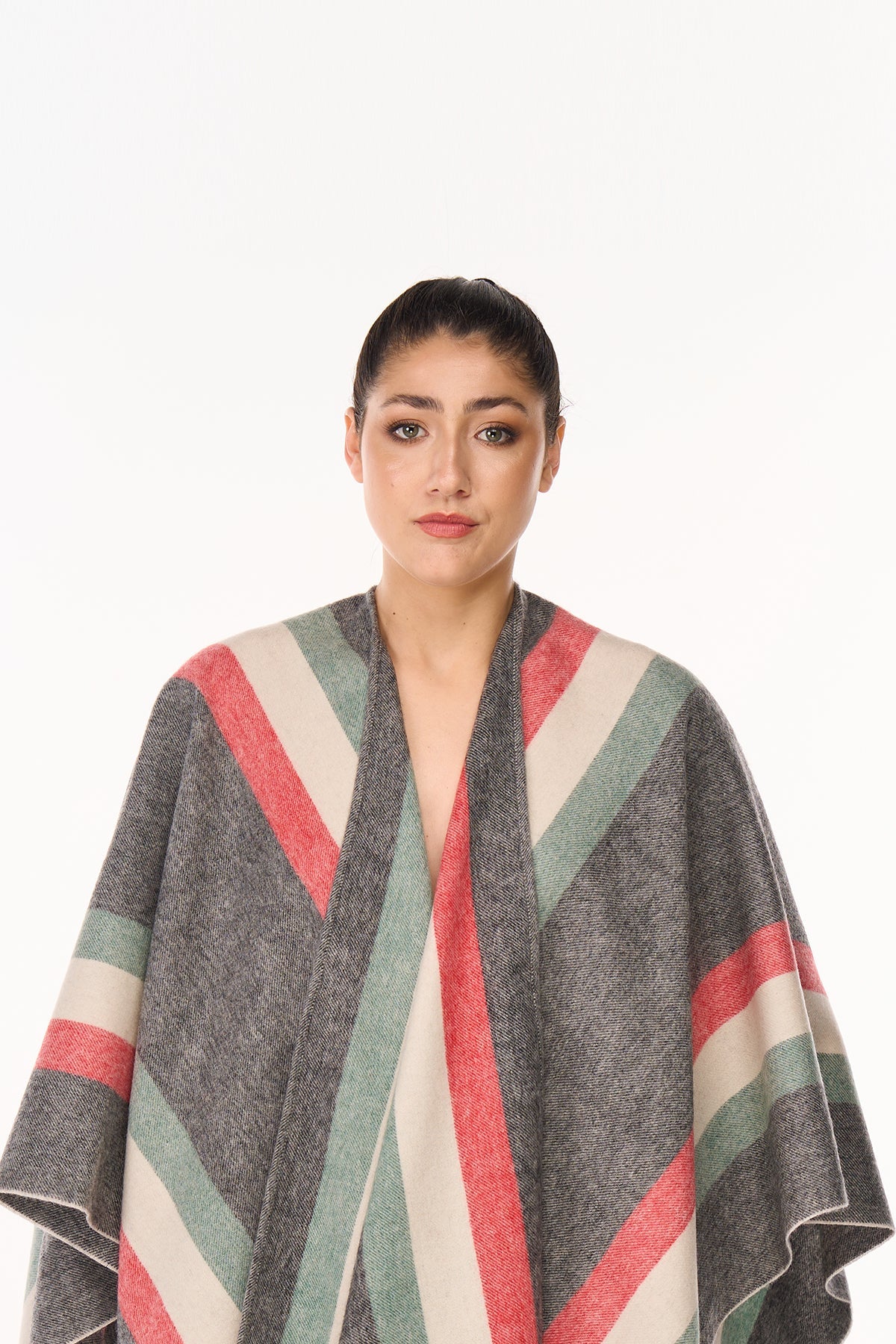 Cape Milano Grey Poncho 100% Pure Lambswool