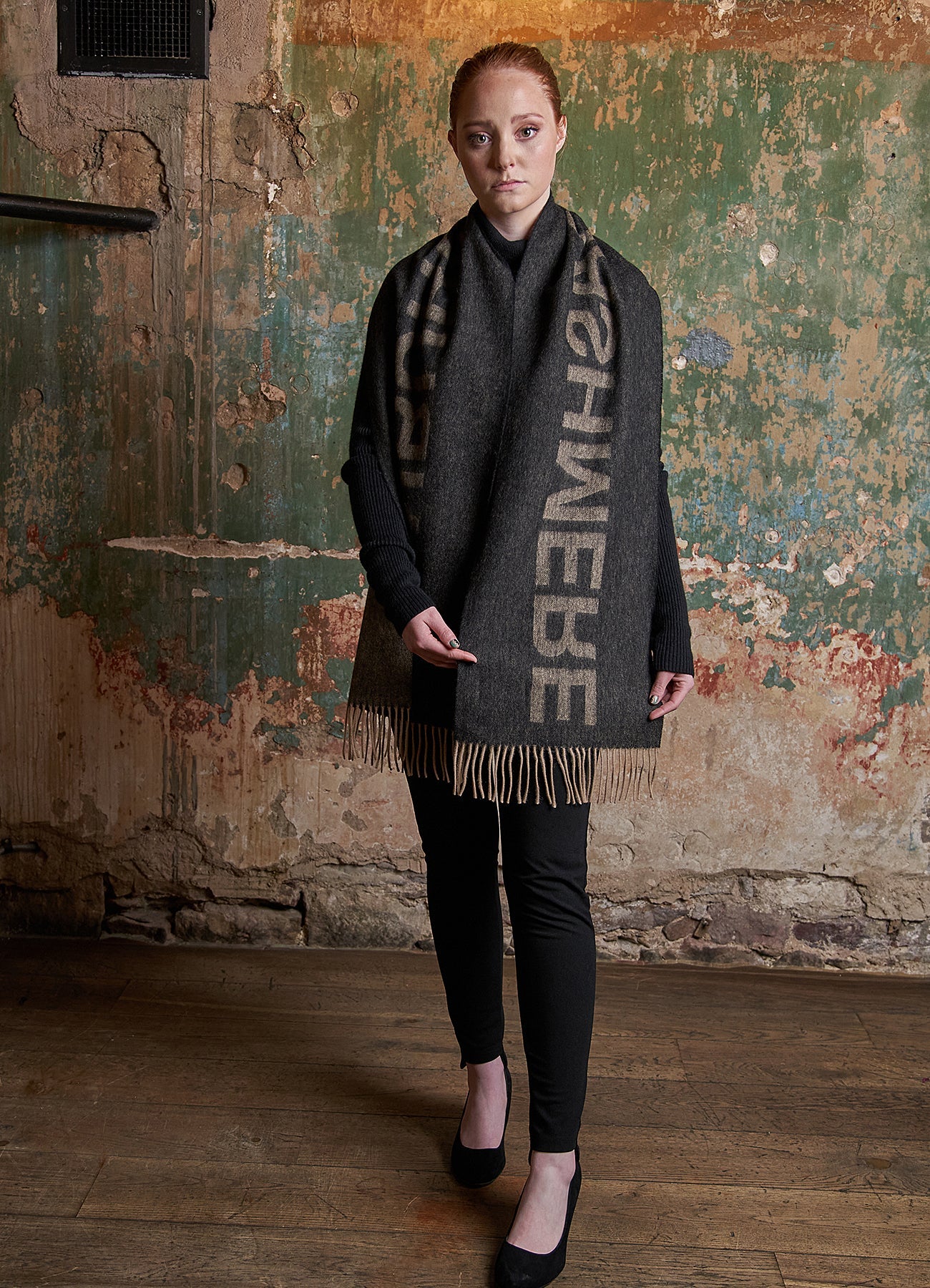 Edinburgh Charcoal Scarf 100% Pure Lambswool